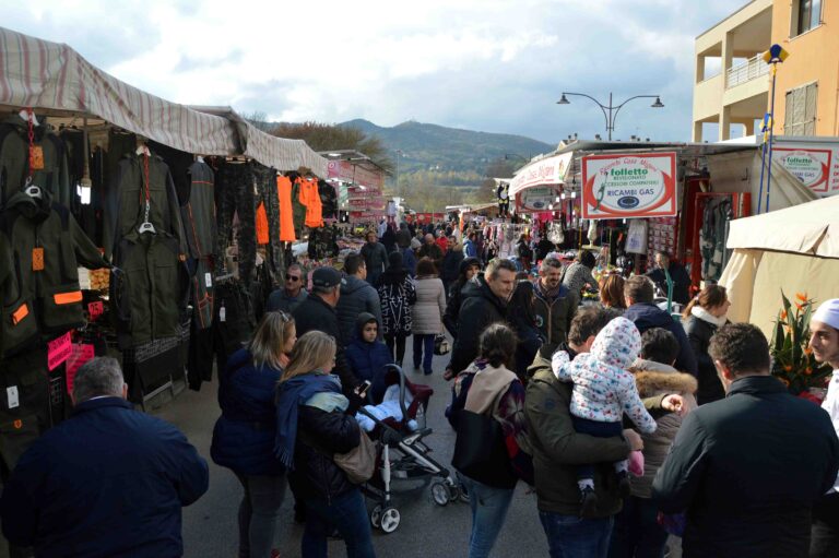C’è la 40^ mostra nazionale del tartufo bianco: domani e sabato mercato settimanale a piazzale Ferri
