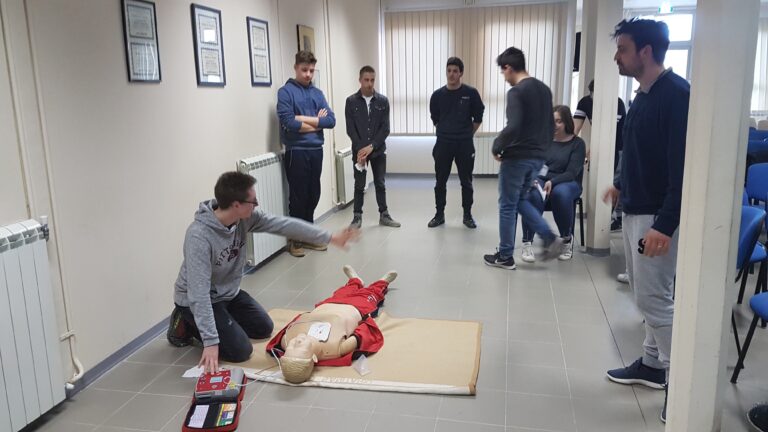 Oltre 70 studenti del Franchetti Salviani abilitati all’uso del defibrillatore