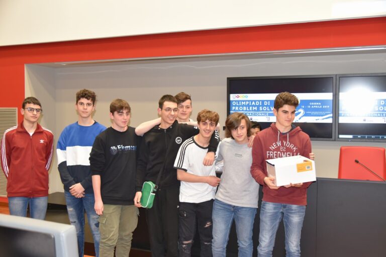 OLIMPIADI PROBLEM SOLVING: il plotone del Franchetti-Salviani sbanca alle finali nazionali di Cesena