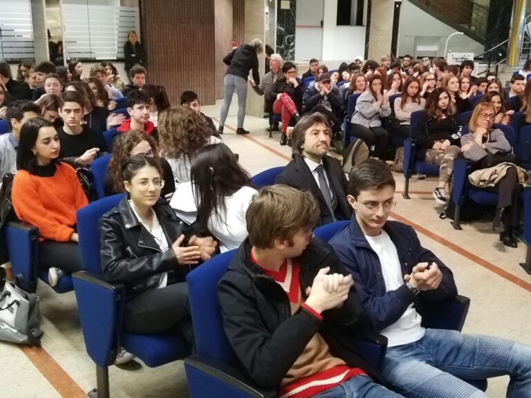 Gli studenti “insegnano” la prevenzione agli studenti