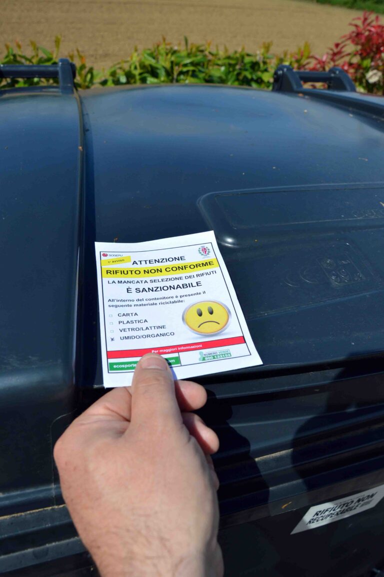 A Città di Castello l’erroneo conferimento di rifiuti costa tra i 5 e i 10 punti percentuali all’anno di raccolta differenziata. Da venerdì 17 maggio scatta la campagna di controlli di Comune e Sogepu