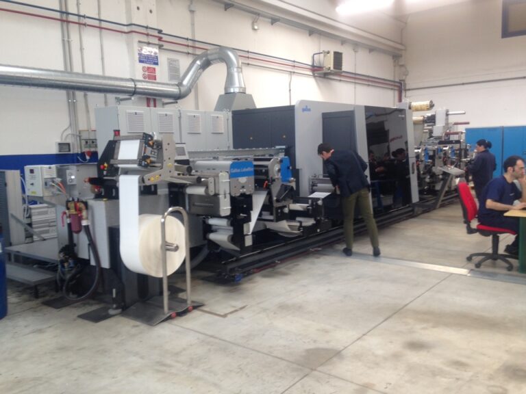 Cinquanta anni di presenza sul mercato per l’azienda Pasqui festeggiati con l’avvio nel ciclo produttivo di due nuovi macchinari – open house alla presenza del sindaco Luciano Bacchetta: “il cavalier Pasqui e la sua azienda vanto per la nostra citta’”