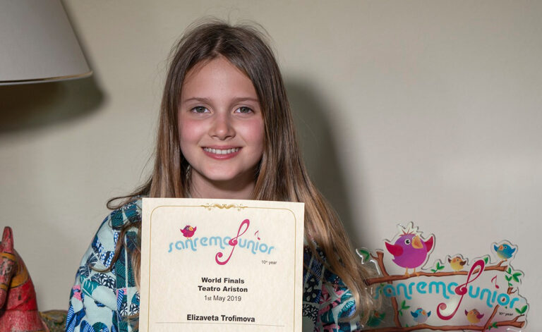 La “reginetta dell’Ariston, Elizaveta Trofimova, dieci anni, ha conquistato il premio di categoria al prestigioso concorso internazionale “Sanremo Junior world finals, rappresentava l’Italia e Città di Castello