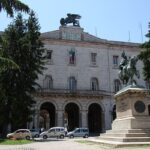1200px-Perugia,_palazzo_della_Provincia_(01)-1.jpg