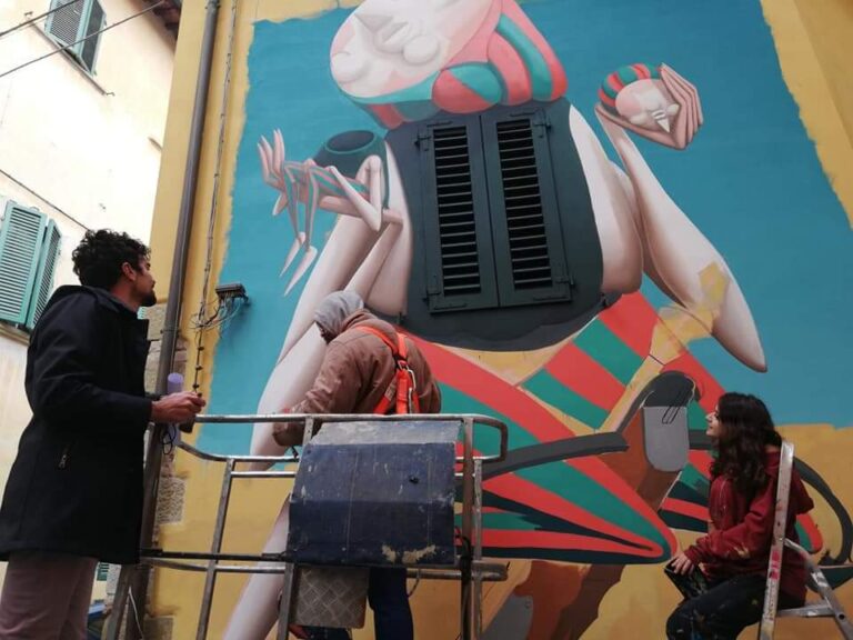 Street art, quasi pronto il balestriere di Zed 1