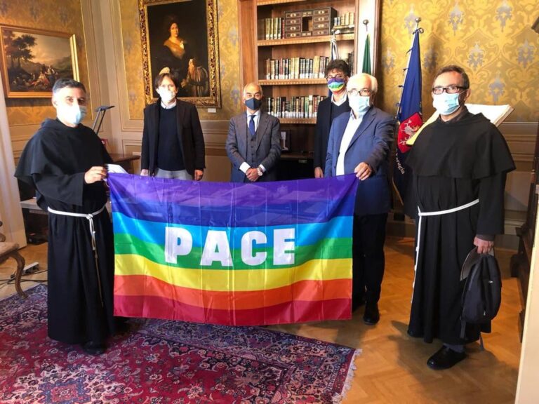 PerugiaAssisi – La Marcia cede il passo alla Catena.  Fermi per non interrompere un impegno lungo 60 anni. Presentata la manifestazione di domenica e il Meeting Time to peace – Time to care
