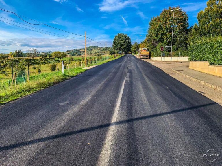Viabilità: lavori in corso della Provincia sulla Sp 201. Nuovo manto e segnaletica nel tratto Santa Maria di Sette  Montone
