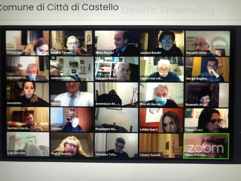 Gruppi consiliari: ecco la nuova geografia del consiglio comunale: botta e risposta tra Giovanni Procelli (la sinistra) e il sindaco Luciano Bacchetta