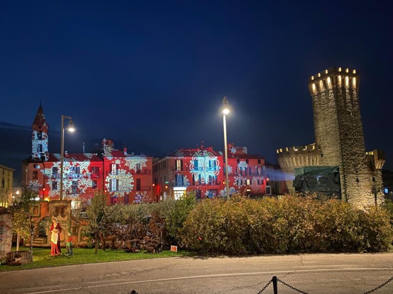 Natale in piena sicurezza a Umbertide, iniziato il suggestivo spettacolo di luci in centro storico