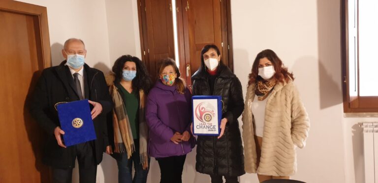 Solidarietà a Città di Castello: Inner Wheel e Rotary club consegnano contributo economico al centro antiviolenza