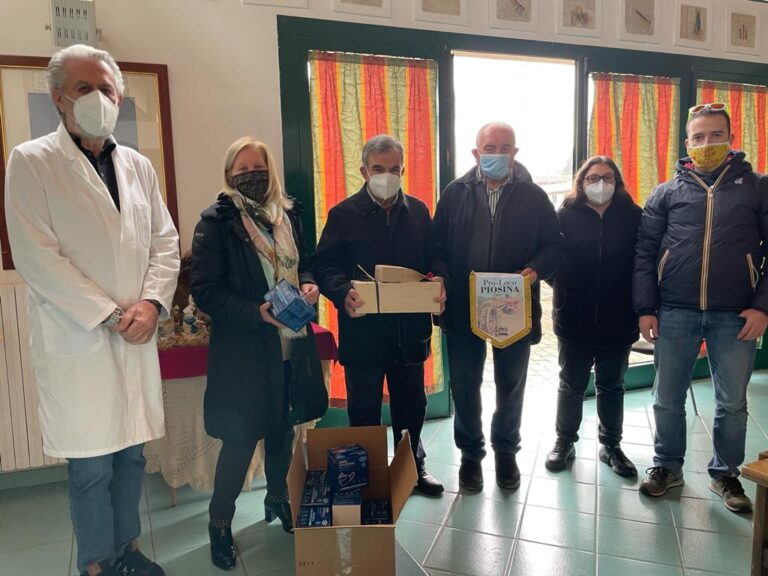 Città di Castello: la pro loco Piosina dona mascherine per gli operatori della struttura Muzi Betti