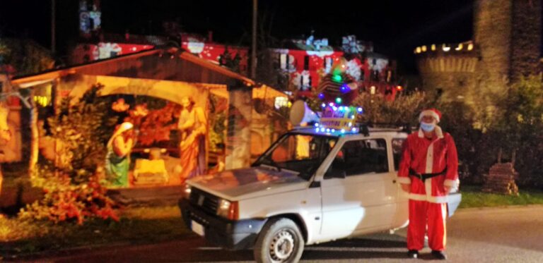 La tradizione non si ferma, dalla Banda Città di Umbertide nel pomeriggio del 23 dicembre ha regalato agli umbertidesi un concerto di Natale itinerante