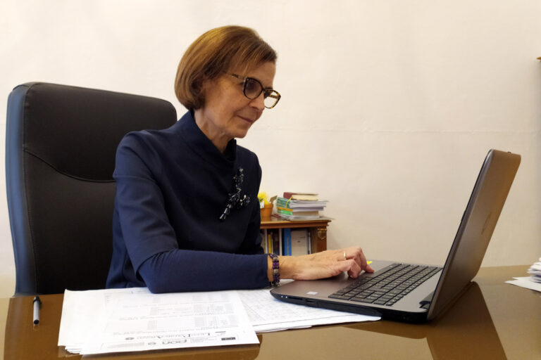 Gli studenti presentano il Liceo Classico e Musicale su facebook. Mercoledì 16 dicembre prende il via il secondo ciclo di videointerviste. “Appuntamenti con il Petrarca”