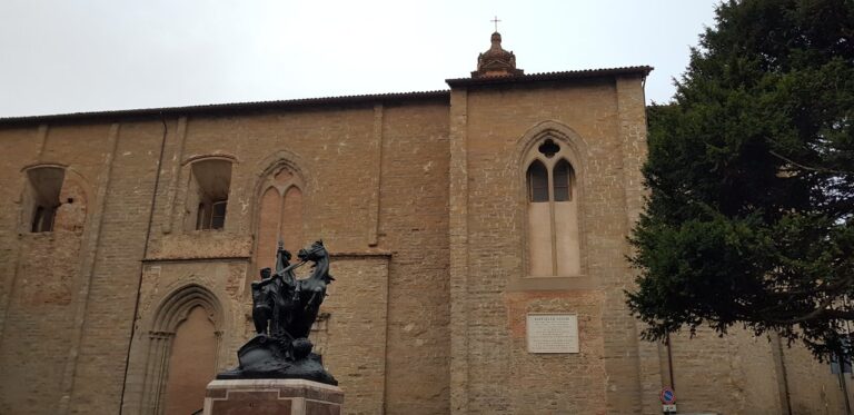 Lavori nella chiesa di Santa Maria delle Grazie: da lunedì 21 giugno a venerdì 2 luglio modifiche alla sosta e al transito veicolare nel rione San Giacomo