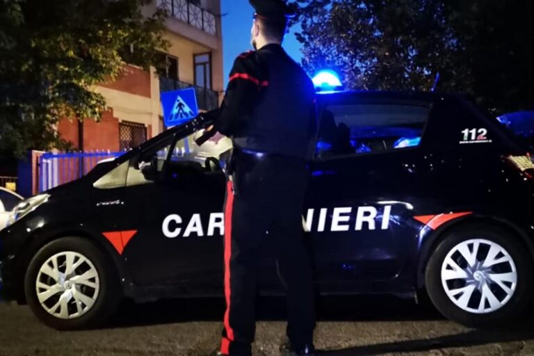 Carabinieri: controllati oltre 80 esercizi commerciali, nessuna violazione delle regole anti COVID, nonostante il notevole afflusso di clienti