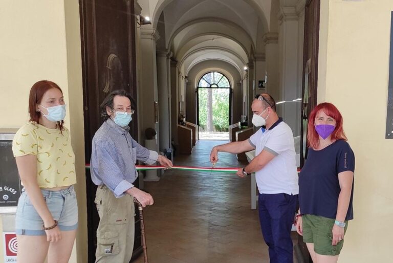 “Malakos”: boom di presenze per il taglio del nastro. Evento che ha registrato l’interesse di molti media nazionali