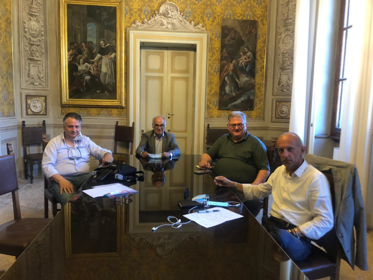 Crisi economica – Bacchetta incontra le organizzazioni sindacali. Riunione questa mattina con Cgil, Cisl e Uil. Deciso di istituire un tavolo istituzionale di monitoraggio