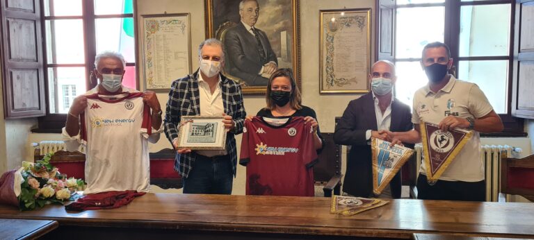 Il benvenuto dell’amministrazione all’Arezzo calcio