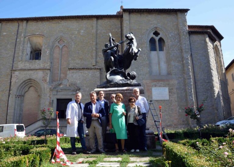 I 150 anni dalla nascita dello scultore Elmo Palazzi saranno celebrati con un francobollo commemorativo: il Ministero dello Sviluppo Economico accoglie la richiesta del Circolo Culturale Luigi Angelini 
