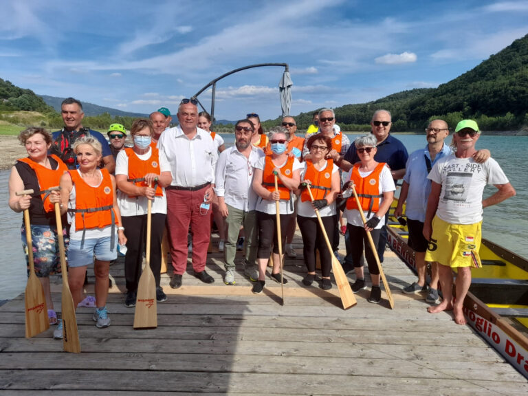 Varo al lago di Montedoglio per il “dragon boat” intitolato a Silvana Benigno