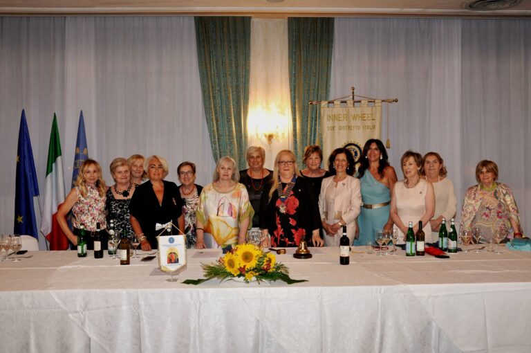 “Passaggio della Campana” all’Inner Wheel Club di Sansepolcro. Teresa La Monica Rotilio è la nuova Presidente