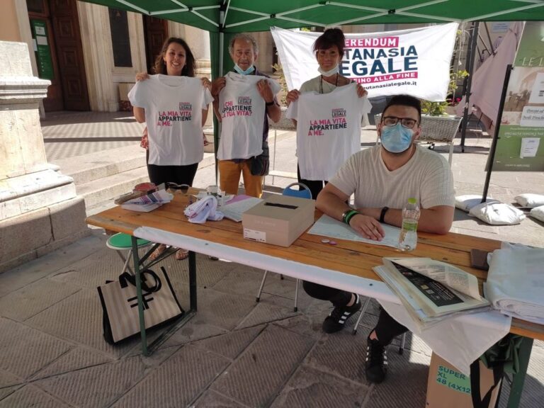 Anche a Città di Castello è partita ufficialmente la raccolta firme, per il Referendum Eutanasia Legale promosso dall’Associazione Luca Coscioni
