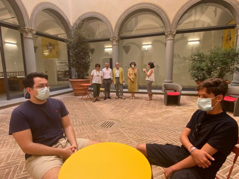 Biblioteca Carducci: aperto alla consultazione e lettura dei quotidiani il chiostro di Palazzo Vitelli a San Giacomo