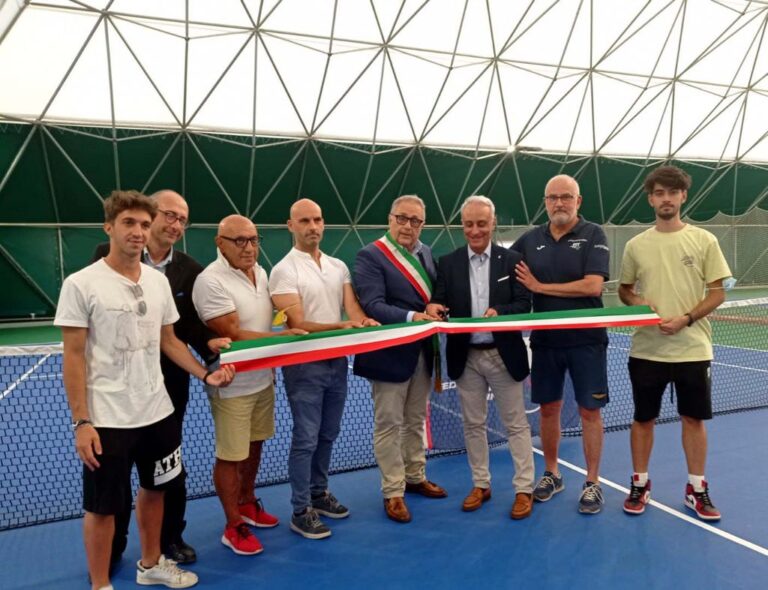 Inaugurati con il torneo open Umbria Tennis i nuovi campi da gioco al coperto del Centro Belvedere, dopo i lavori di restyling curati da Sogepu