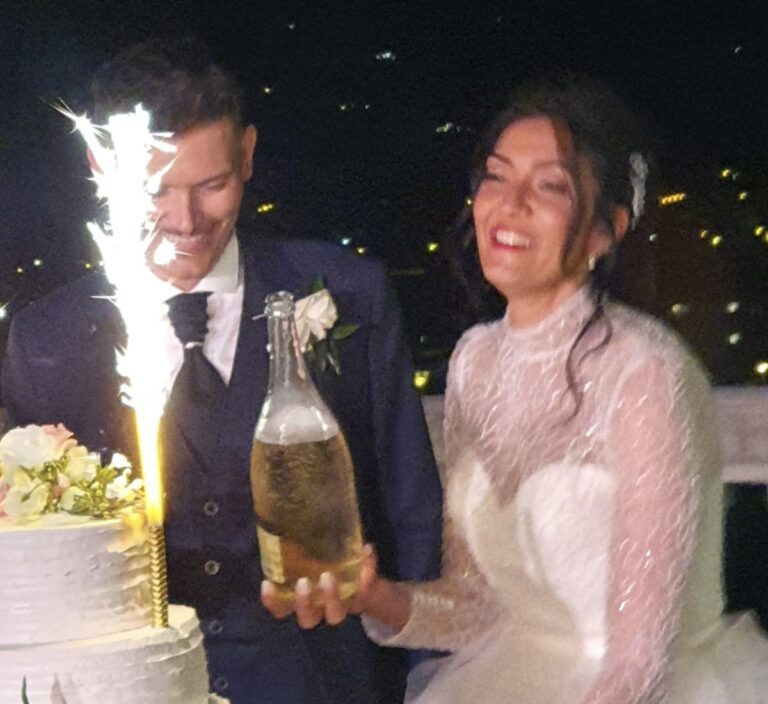 Sara Polidori e Andrea Montironi, sposi, nella splendida cornice della collegiata di Montone