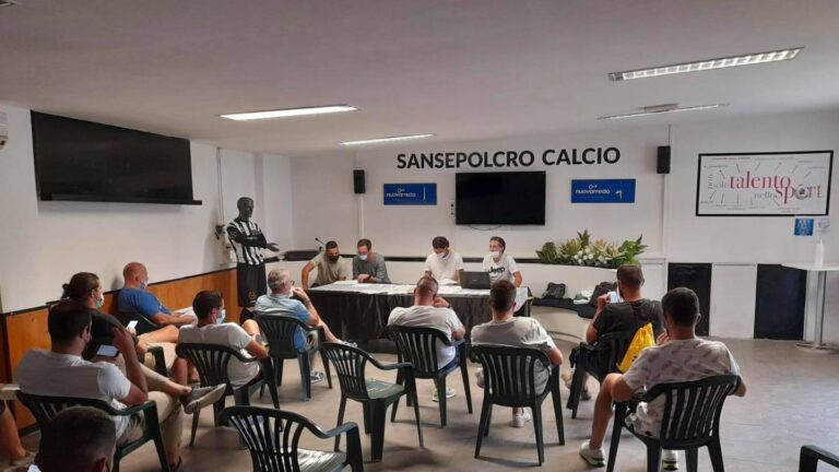 Scuola Calcio: ieri pomeriggio alla nuova sala conferenze del Buitoni c’è stato il raduno degli istruttori della Scuola Calcio del Sansepolcro in vista della nuova stagione