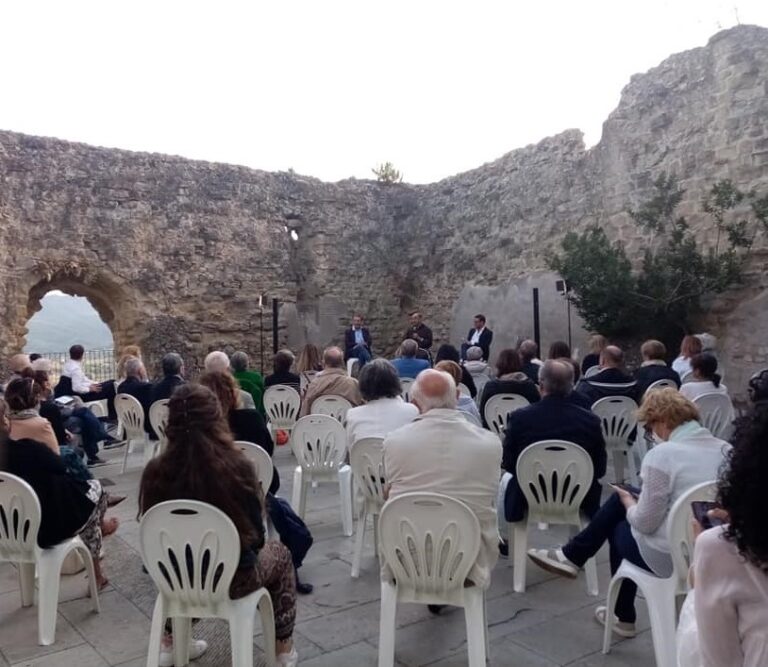 Citerna – Successo per gli eventi del Festival dei Cammini. La Fonte Degna torna ad incantare i passanti dopo il restauro e la cena a km 0 conquista gli ospiti
