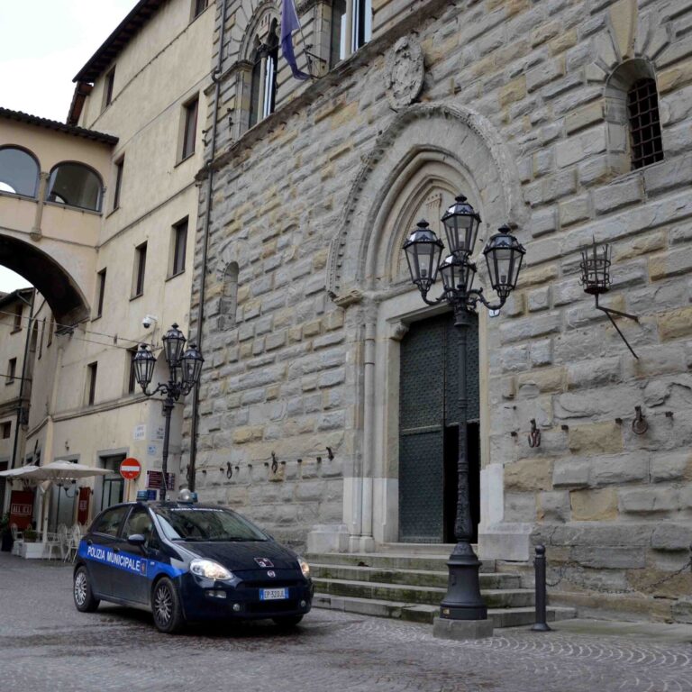 Nuova ordinanza sindacale: limitazioni alla vendita e alla somministrazione di bevande nel centro storico fino al 27 settembre