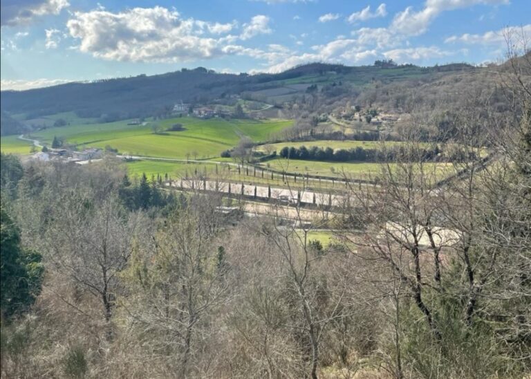 Gara di endurance, in omaggio alla mostra del cavallo.  Si terrà domenica 22 agosto al Centro ippico Caldese sede del Tiber Equestrian Club