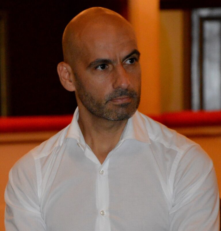 Luca Secondi “onorato e responsabilizzato dalla candidatura a sindaco. “Pronto a servire ancora i valori del Centrosinistra, invito Luciana Bassini a confrontarci per unire questa area politica nell’interesse dei tifernati”