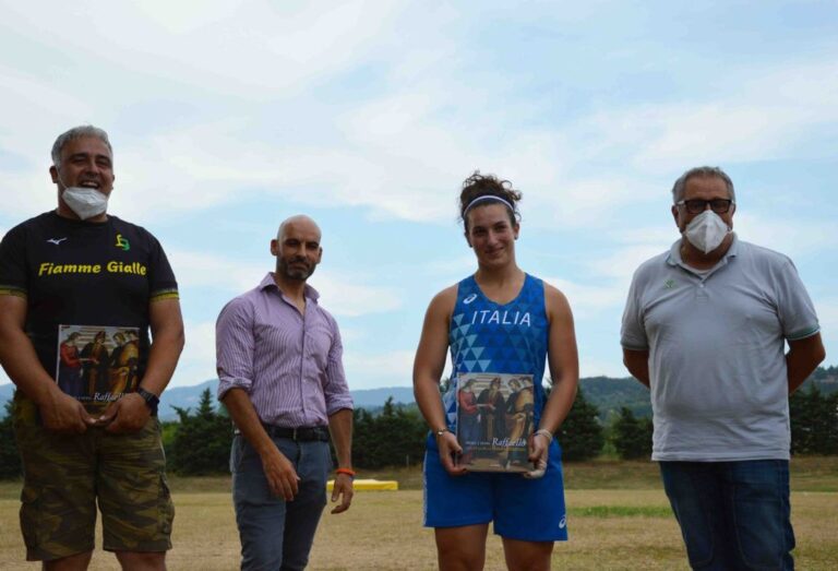 Parata di campioni nazionali di lancio alla pista di atletica Angiolo Monti