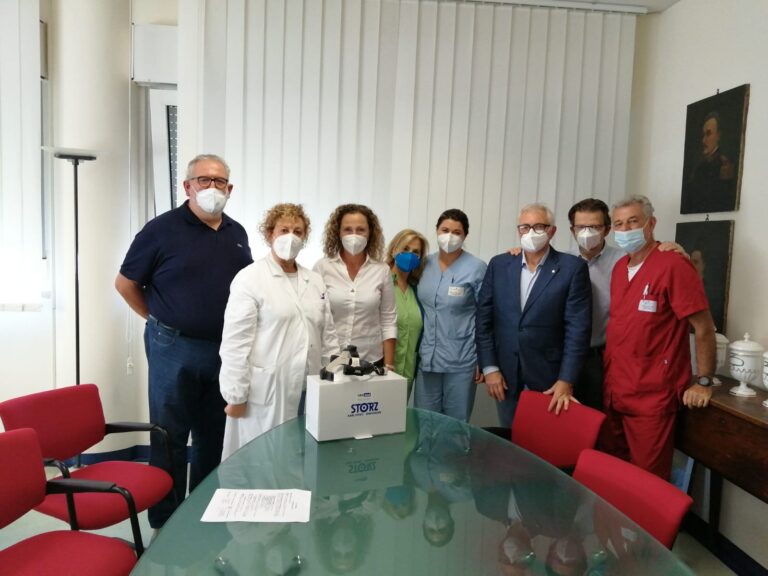 Donato un caschetto medico all’ospedale di Città di Castello