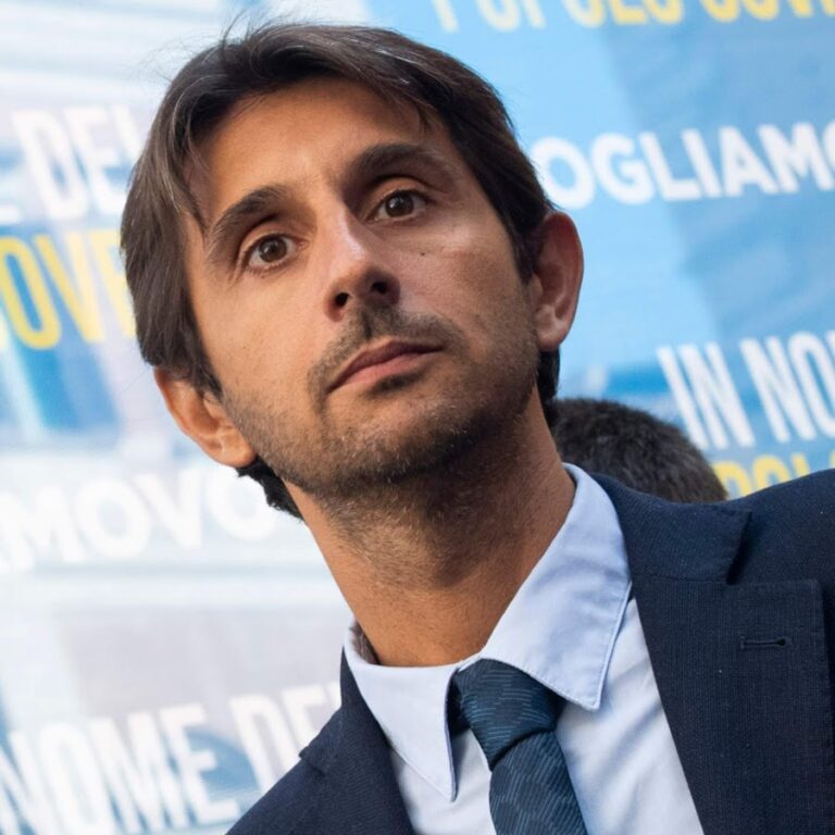 L’Onorevole Giovanni Donzelli al mercato di Trestina insieme a Lignani Marchesani