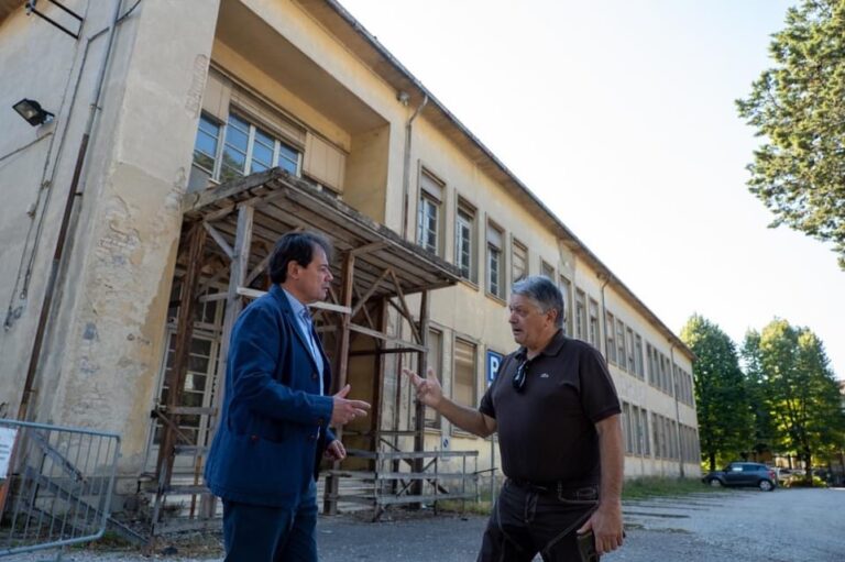 Lignani Marchesani (Fd’I) “ Ex scuola Garibaldi: un rudere indegno e pericoloso nel luogo in cui doveva sorgere piazza Burri”