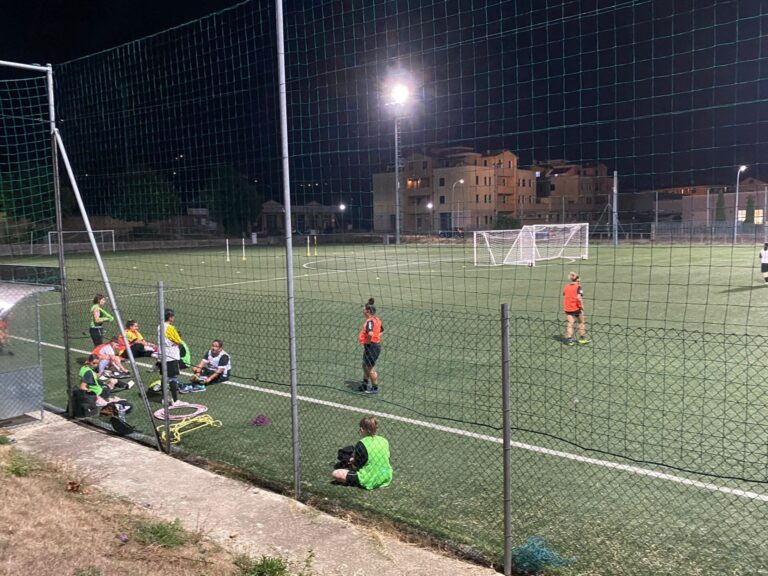 Calcio Femminile: il Sansepolcro si prepara al debutto. I tecnici Pelliccione e Bianchi al lavoro in vista dei campionati di calcio a 11 e calcio a 5. Iniziata la preparazione, si attendono i calendari