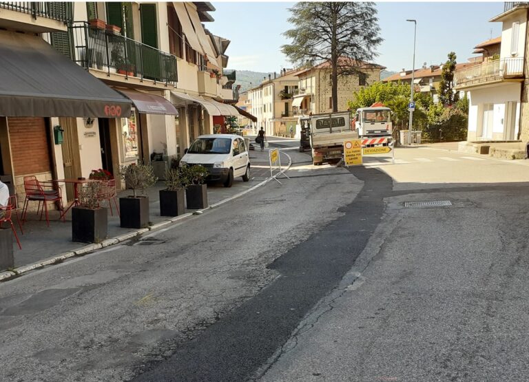 Viabilità: SP 105 Trestina, viale Parini, in fase conclusiva i lavori di sostituzione della rete acquedotto sotterraneo