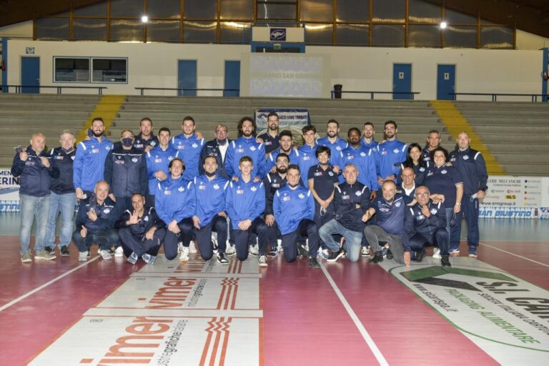 Sabato di festa al palasport con la sfilata, davanti alle autorita’ istituzionali, di tutte le rappresentative giovanili e della formazione maggiore