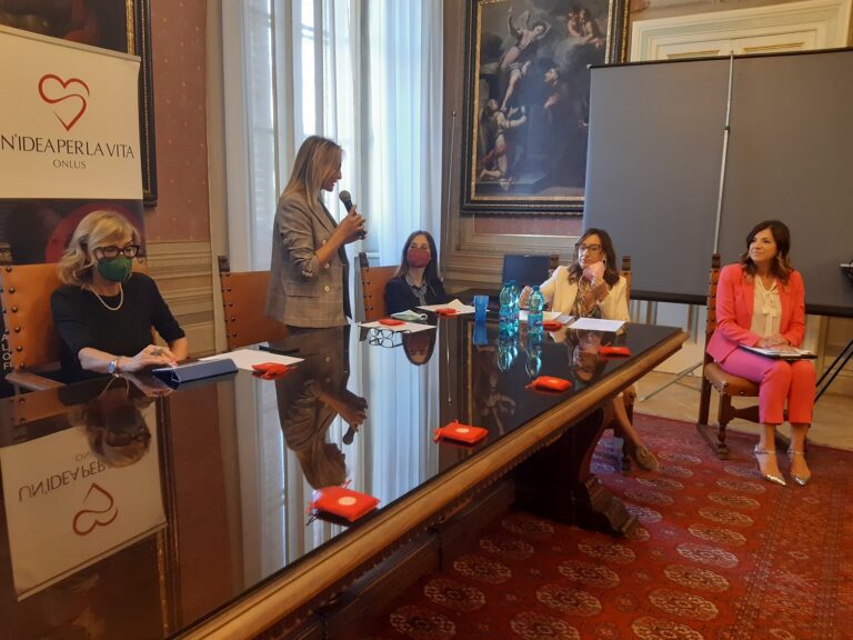 ‘UN’IDEA PER LA VITA ONLUS’ – Screening regolari e corretto stile di vita per scongiurare il tumore al seno. In Provincia una tavola rotonda sulla prevenzione delle malattie oncologiche femminili