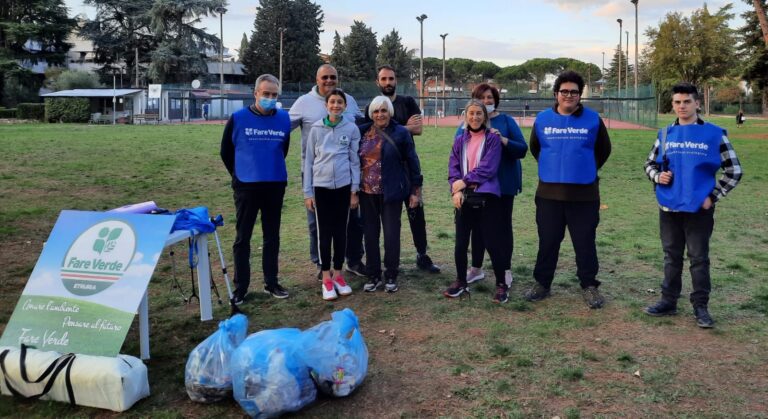 Passeggiata ecologica a San Leo, raccolti 8 kg di rifiuti e più di 3000 mozziconi di sigaretta e oltre 200 tappi di bottiglia