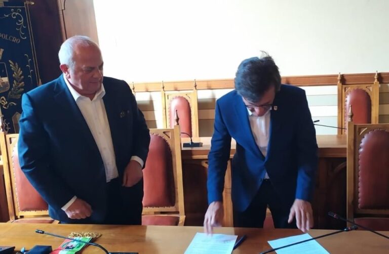 Passaggio di consegne, la fascia tricolore a Innocenti