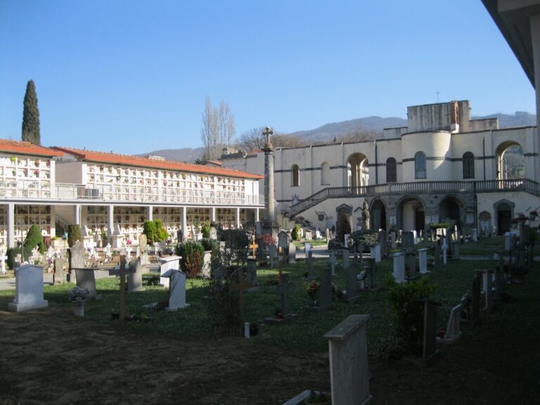 Festività del 2 novembre, gli orari dei cimiteri