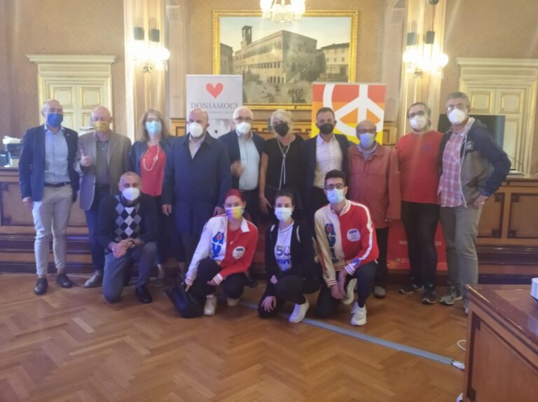 Alla vigilia della Marcia PerugiAssisi della pace e della fraternità 2021 Doniamoci: ecco perché dobbiamo far crescere la società della cura. Le testimonianze delle Associazioni di Volontariato