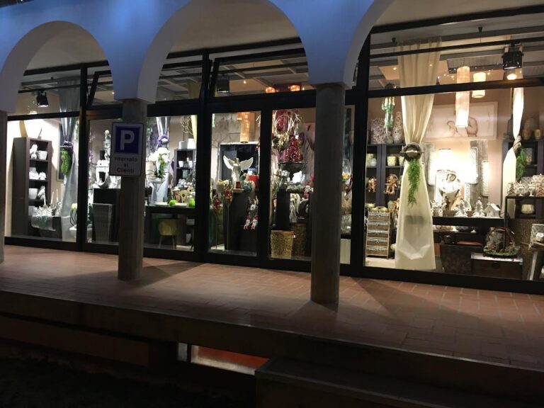 Il countdown è iniziato, il Natale si avvicina e noi non vediamo l’ora. Nostra intervista al maestro d’arte floreale, Giuseppe Boncompagni