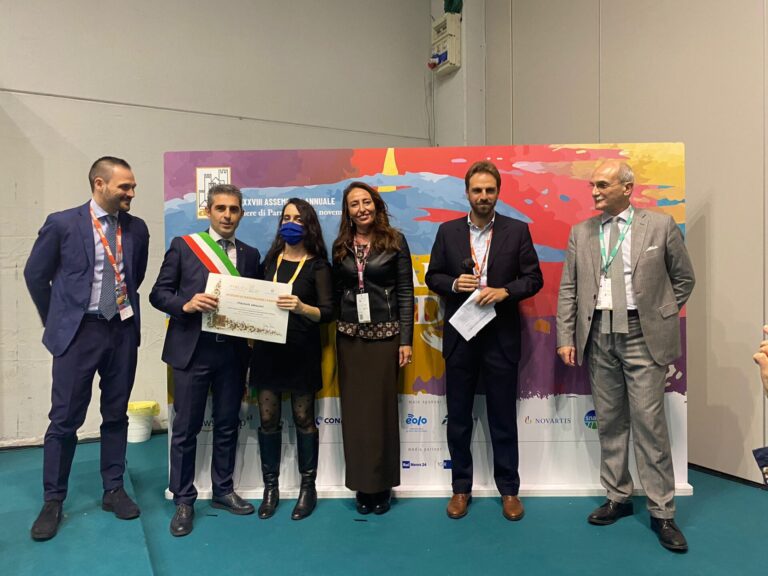 E’ tempo di diplomi anche in Anci Umbria: tre giovani amministratori umbri si sono diplomati alla scuola di alta formazione di Anci, dopo un lungo percorso di studio. Diplomi per Bernardini, Grullini e Piergentili