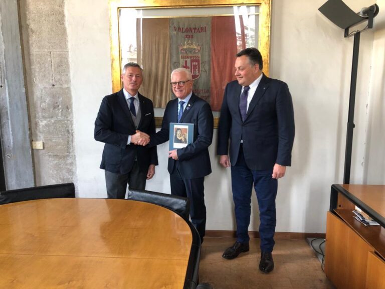Rotary Club – Visita ufficiale del Governatore del Distretto 2090 (Marche, Abruzzo, Umbria e Molise) del Rotary International, Gioacchino Minelli. Tour assieme al Presidente, Massimo Alberti ed incontro in comune con il vice-sindaco, Giuseppe Bernicchi.