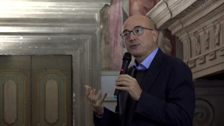 Città di Castello: Lezione-spettacolo, dalle aulee al salone dei Fasti di palazzo Vitelli a San Egidio, Dante Alighieri e la “Divina Commedia” vista da Aldo Cazzullo